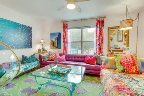 Bright Georgetown Gem N Blue Hole Park w Swings House in Georgetown