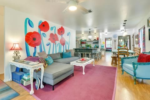 Bright Georgetown Gem N Blue Hole Park w Swings House in Georgetown