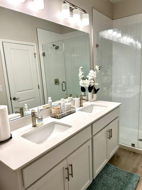 Luxury Living Midtown Apartment in Colorado