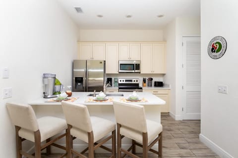 Coconut Cabana - Access 4 Most House in Bay Lake