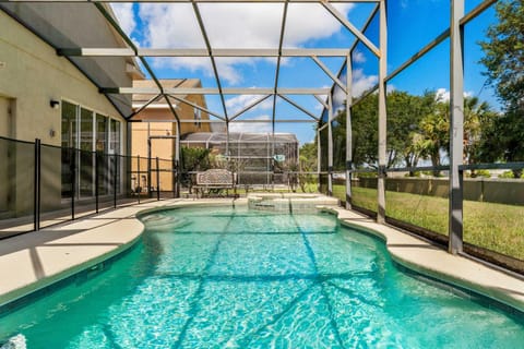 5BR Sleeps 13 with Private Pool & More House in Davenport