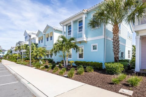 Hunky Dory II House in Bay Lake