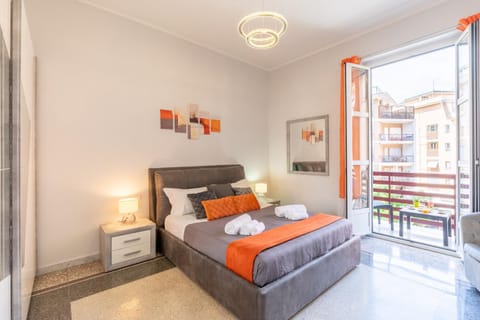 Bed, Living room, Photo of the whole room, Seating area, Bedroom