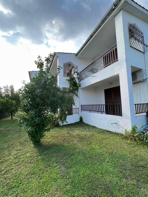 Traditional Bungalows Apartment hotel in Halkidiki