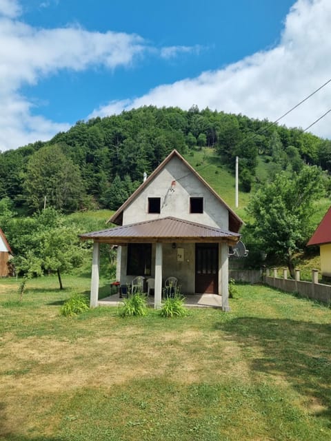 Property building, Natural landscape, Garden, Mountain view