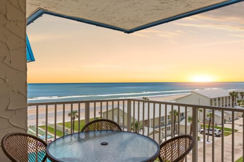 Patio, View (from property/room), Balcony/Terrace, Sunset