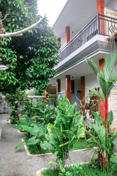 Property building, Day, Garden, Balcony/Terrace, Garden view