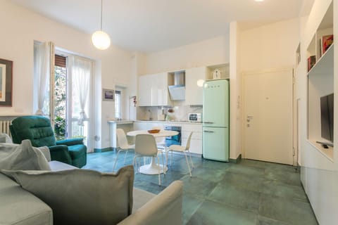 Kitchen or kitchenette, Living room