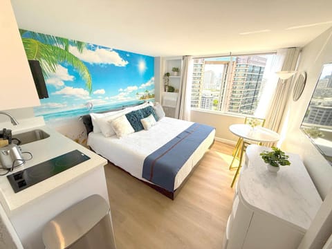 Waikiki Ocean City View 2 Bedroom 2 Bath Apartment in McCully-Moiliili