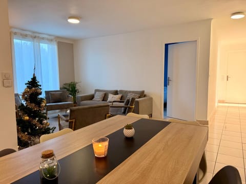 Living room, Dining area