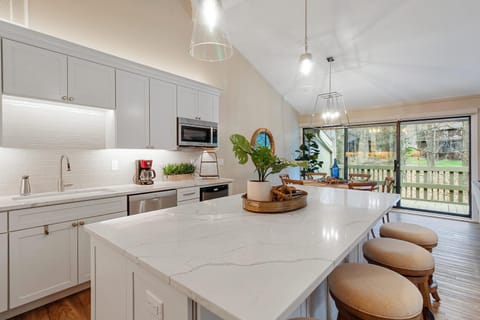 Abbey Springs - Private Community & Amenities House in Fontana-On-Geneva Lake