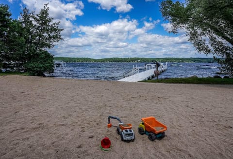 Game Lovers Getaway In Abbey Springs with Golf Cart House in Fontana-On-Geneva Lake