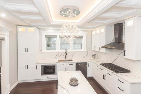 4 BDR Lake Geneva Estate Across from Beach House in Lake Geneva