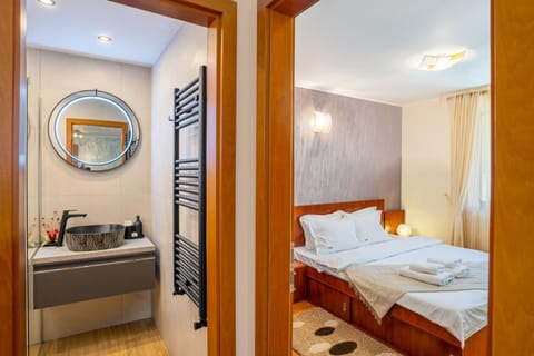 Bed, Photo of the whole room, Bedroom, heating, internet, towels