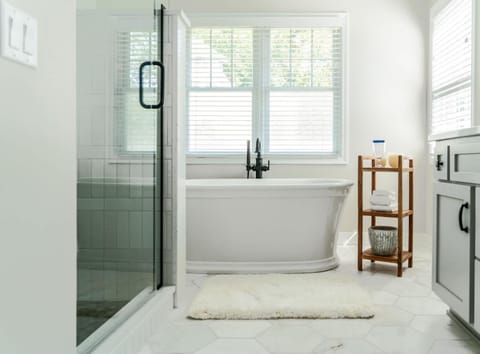 Tranquil Family Retreat - for 10 House in Lake Geneva