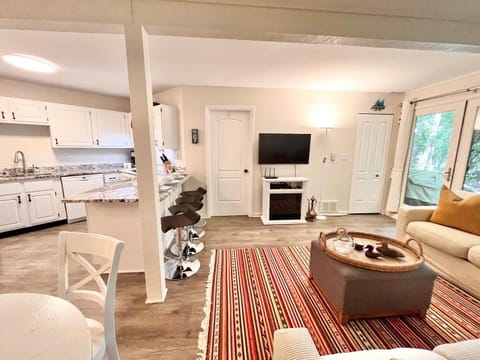 Windmill Cottage at Abbey Springs Near Lake & Shops House in Fontana-On-Geneva Lake