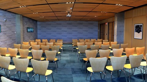 Meeting/conference room