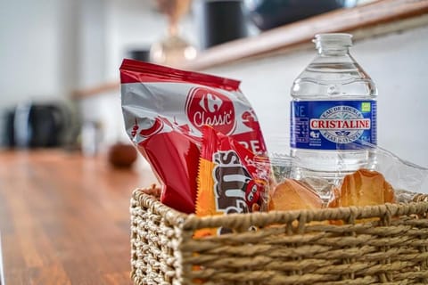 Food and drinks, Food, Drinks