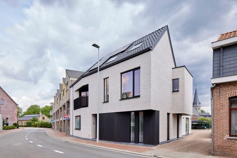 Property building, Day, Street view