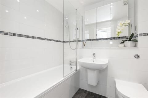 Quiet Classic in Central Edinburgh Apartment in Edinburgh