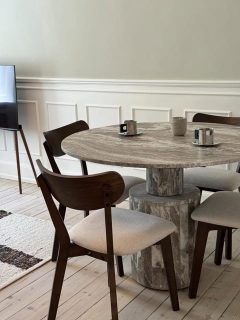 TV and multimedia, Dining area