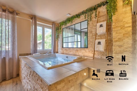 Hot Tub, Hot Tub, Spa and wellness centre/facilities