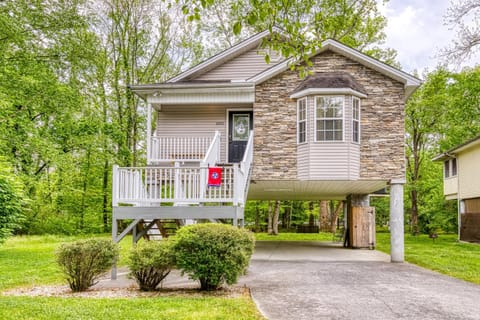 Creekside Cottage House in Pigeon Forge