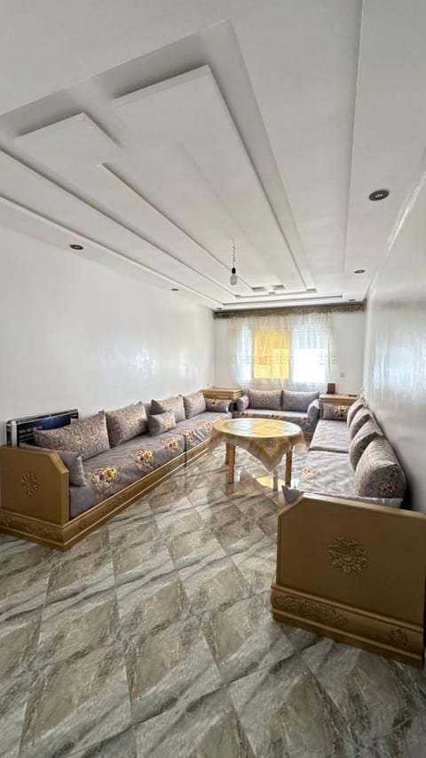 Spring, Bed, Off site, Day, Night, Winter, Summer, Seating area, Beach, Autumn, On site, Supermarket/grocery shop, Shopping Area, Seasons, Time of day, Location, Sunrise, young children, young children, internet, storage, washing machine, elevator