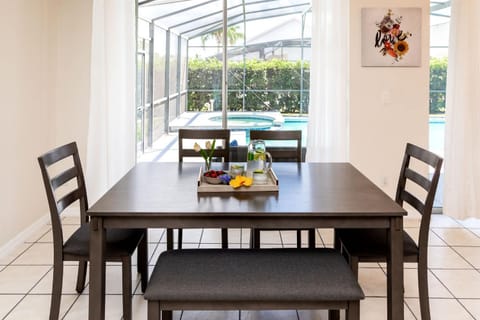 New Ownership - 7BR - close to Disney House in Four Corners