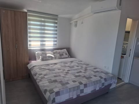 Bed, Photo of the whole room, Bedroom, wardrobe, air conditioner