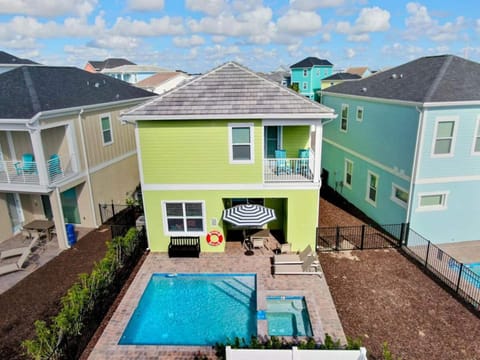 Rum Runners and Margaritas House in Bay Lake