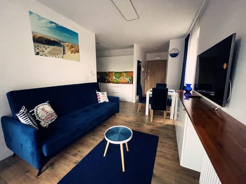 Communal lounge/ TV room, TV and multimedia, Living room