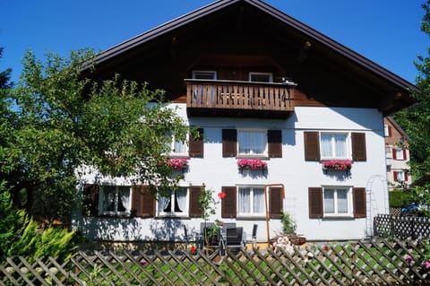 Facade/entrance, Summer, Garden