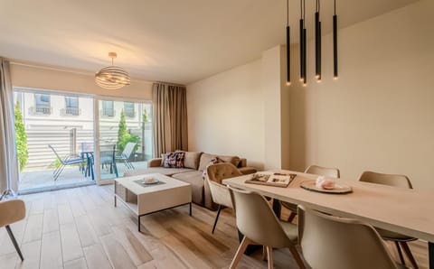 Balcony/Terrace, Living room, Dining area
