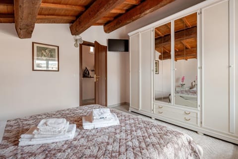 Bed, Photo of the whole room, Bedroom, towels, wardrobe