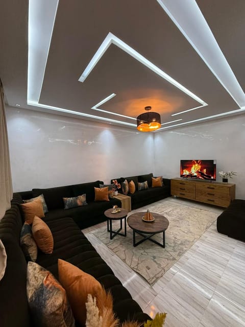 Communal lounge/ TV room, TV and multimedia, Living room, Seating area