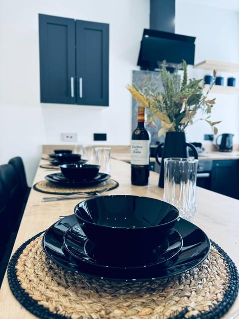 Sterling House - by Eazystays Apartment in Crewe