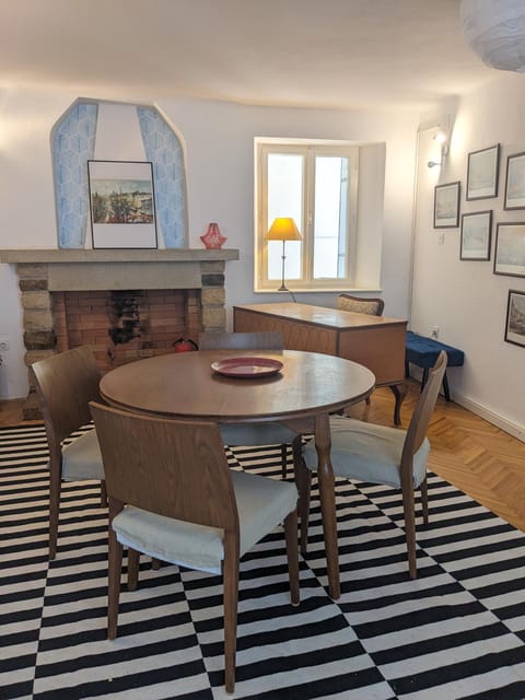 Living room, Seating area, Dining area