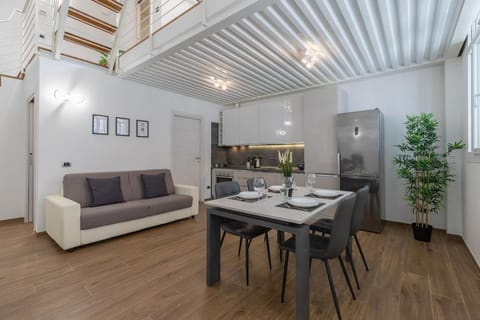 Valentini Luxury Loft-18 by train to Florence-PARKING FREE Apartment in Prato