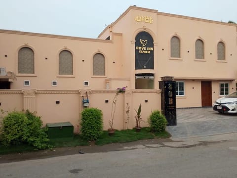 Property building, Day, Location