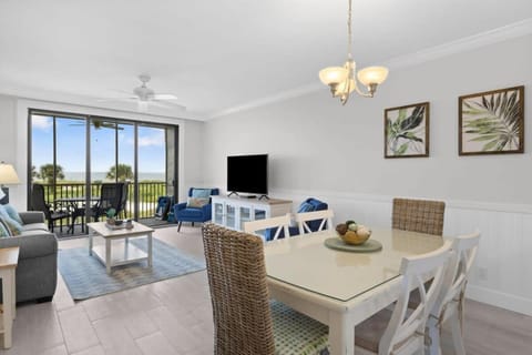 2004 Beach Villa - Captiva Two Bedroom Premier Beachfront Residence House in Sanibel Island