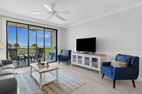 2004 Beach Villa - Captiva Two Bedroom Premier Beachfront Residence House in Sanibel Island