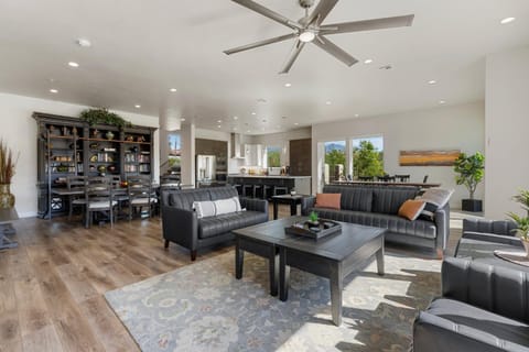 Coral Rock Vista townhouse House in Washington