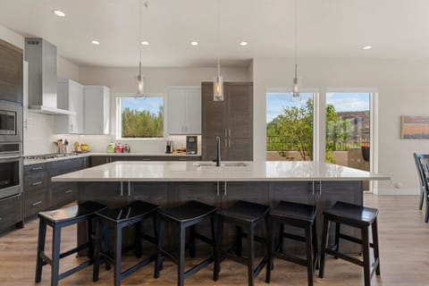 Coral Rock Vista townhouse House in Washington