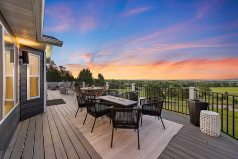 Black Hills Getaway with Hot Tub & Game Room for 18 House in North Lawrence