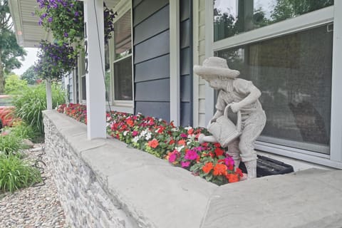 Property building, Spring, Garden, Garden view