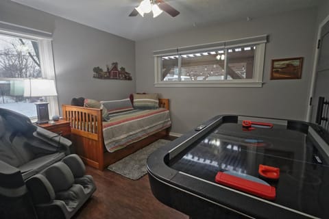 Frankenmuth Dawdy Haus with Hot Tub and Massage Chair 2 blocks from main street House in Frankenmuth