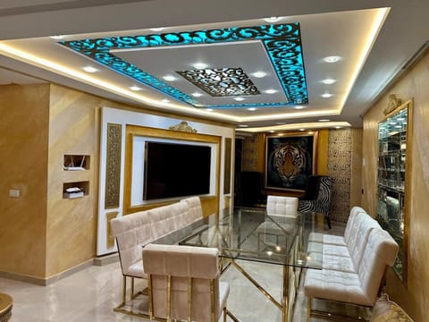 Communal lounge/ TV room, TV and multimedia, Seating area, Evening entertainment