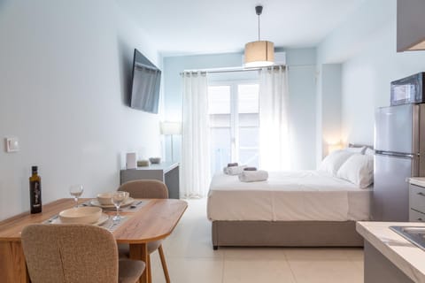 Bed, TV and multimedia, Balcony/Terrace, Dining area, Bedroom