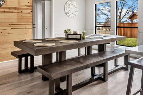 Facade/entrance, View (from property/room), Dining area